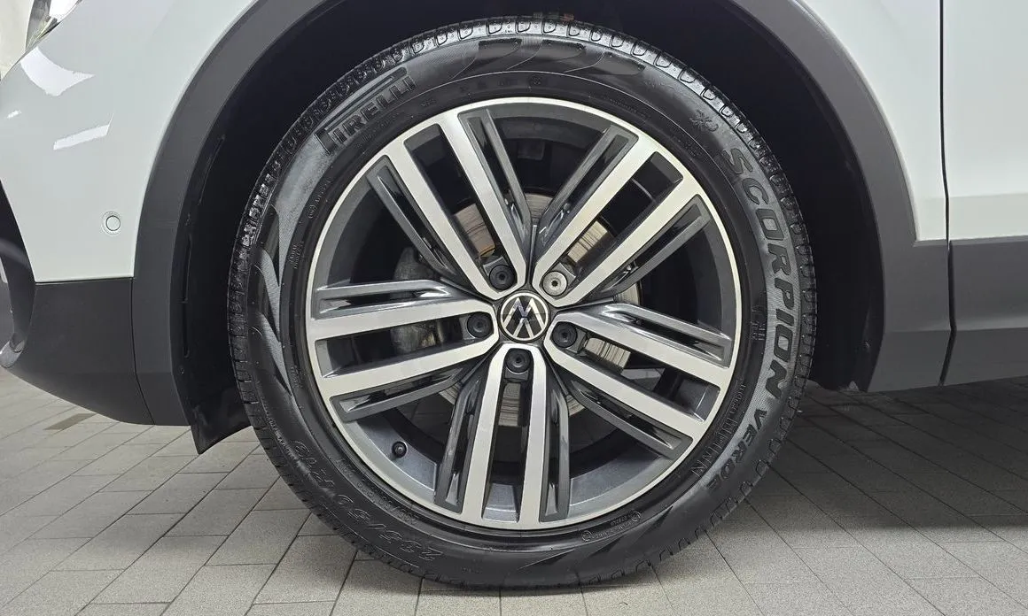 Volkswagen Tiguan — фото 8