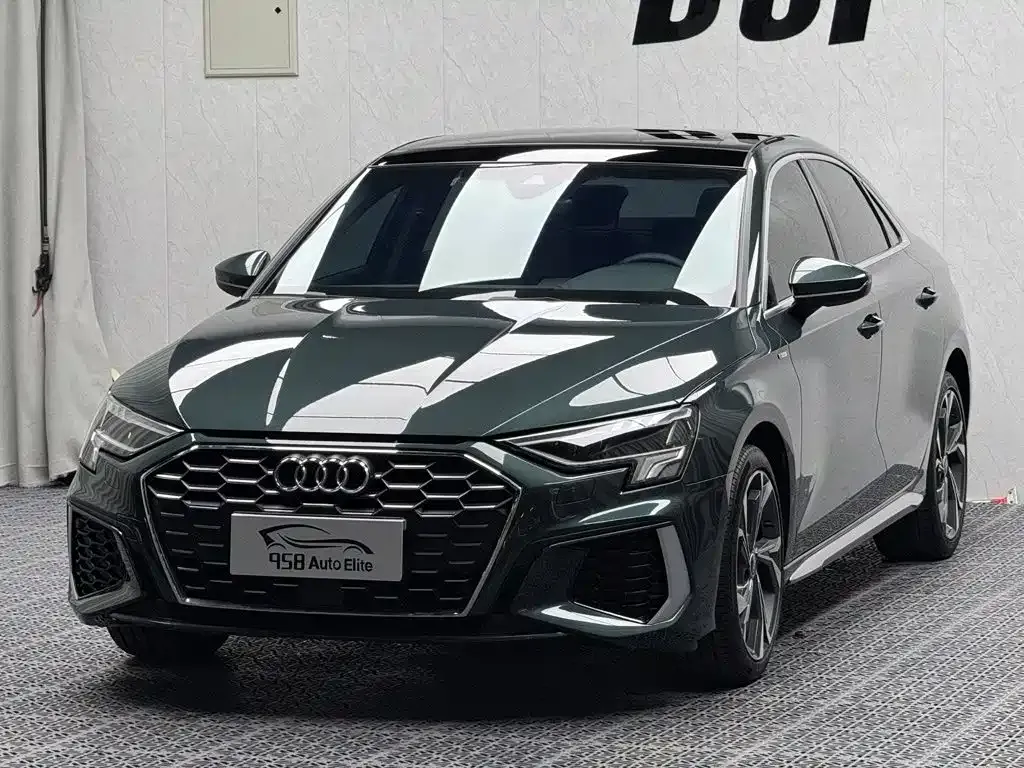 Audi A3 — фото 1