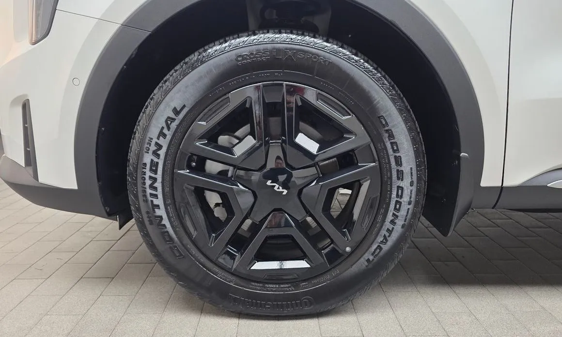 Kia Sorento — фото 9