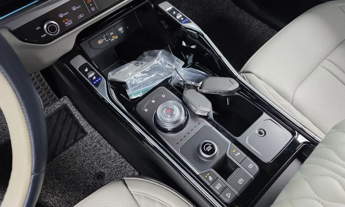 Kia Sorento — фото 8