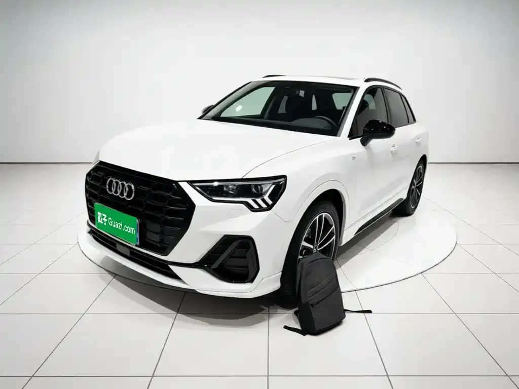 Audi Q3 — фото 1
