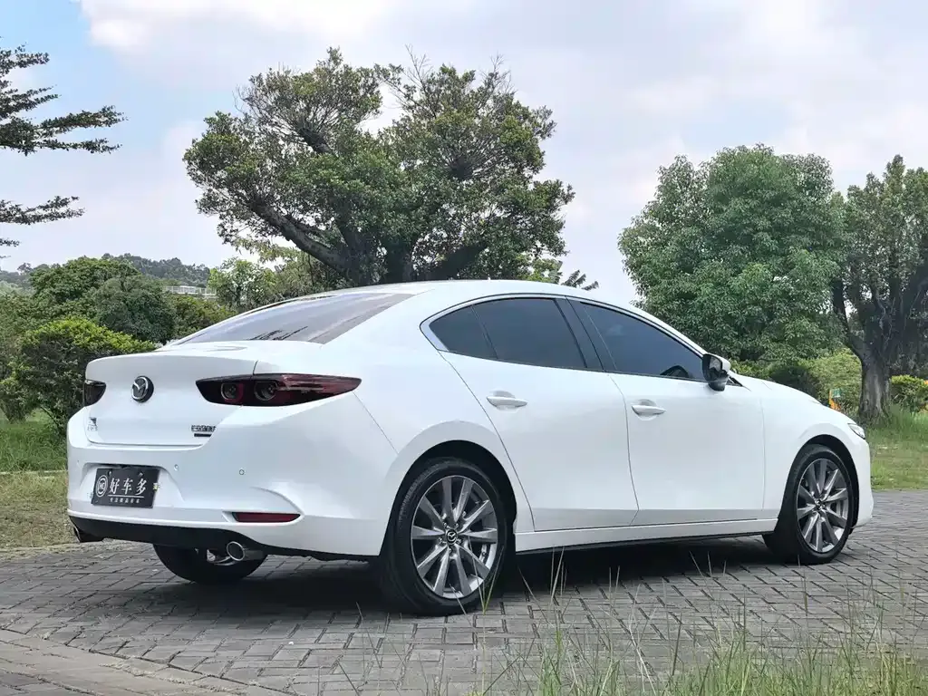 Mazda 3 Axela — фото 10