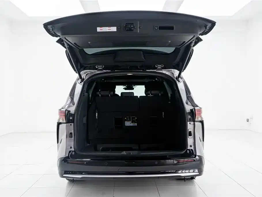 Toyota Sienna — фото 4