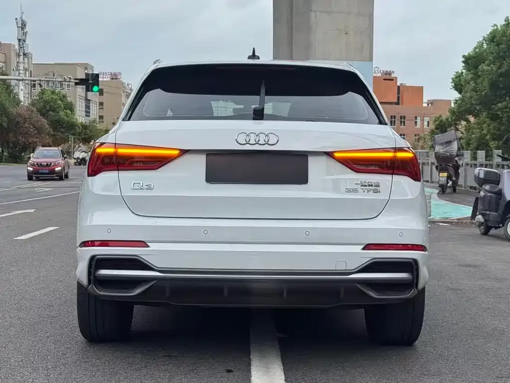 Audi Q3 — фото 5