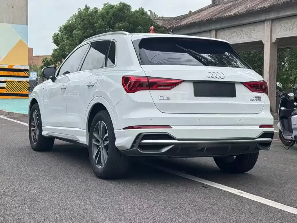 Audi Q3 — фото 10