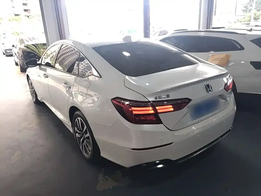 Honda Inspire — фото 4