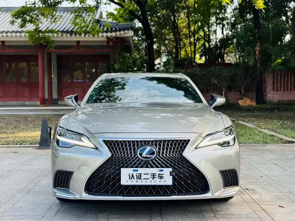 Lexus LS — фото 5