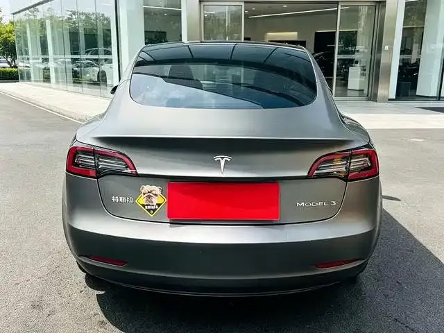 Tesla Model 3 — фото 3