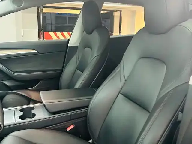 Tesla Model 3 — фото 6