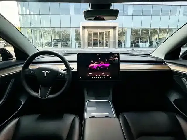 Tesla Model 3 — фото 4
