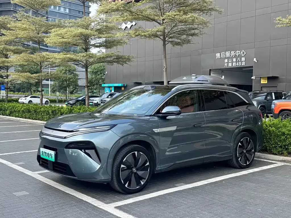 BYD Tang L — фото 1