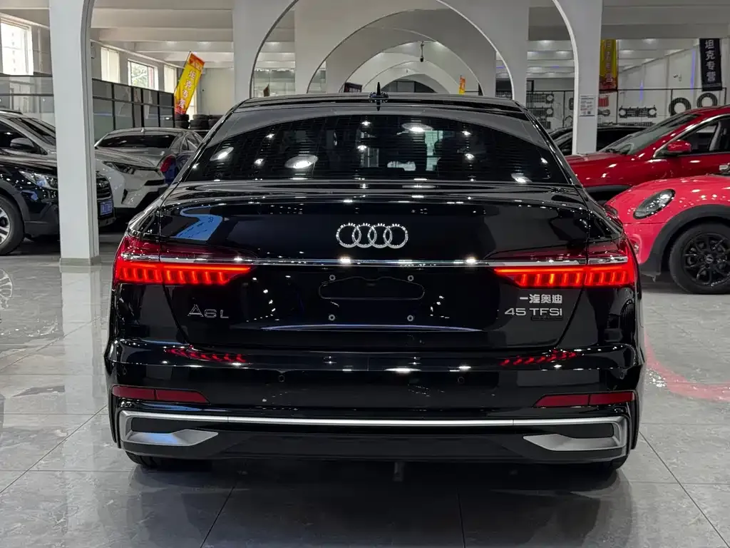 Audi A6L — фото 9
