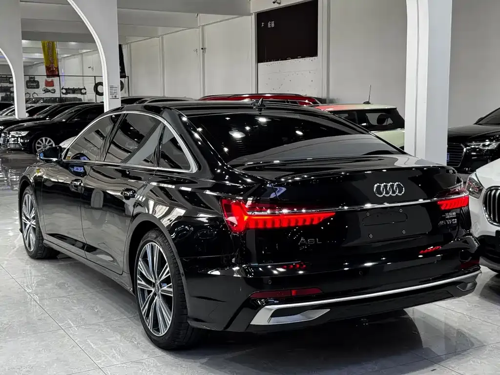 Audi A6L — фото 5