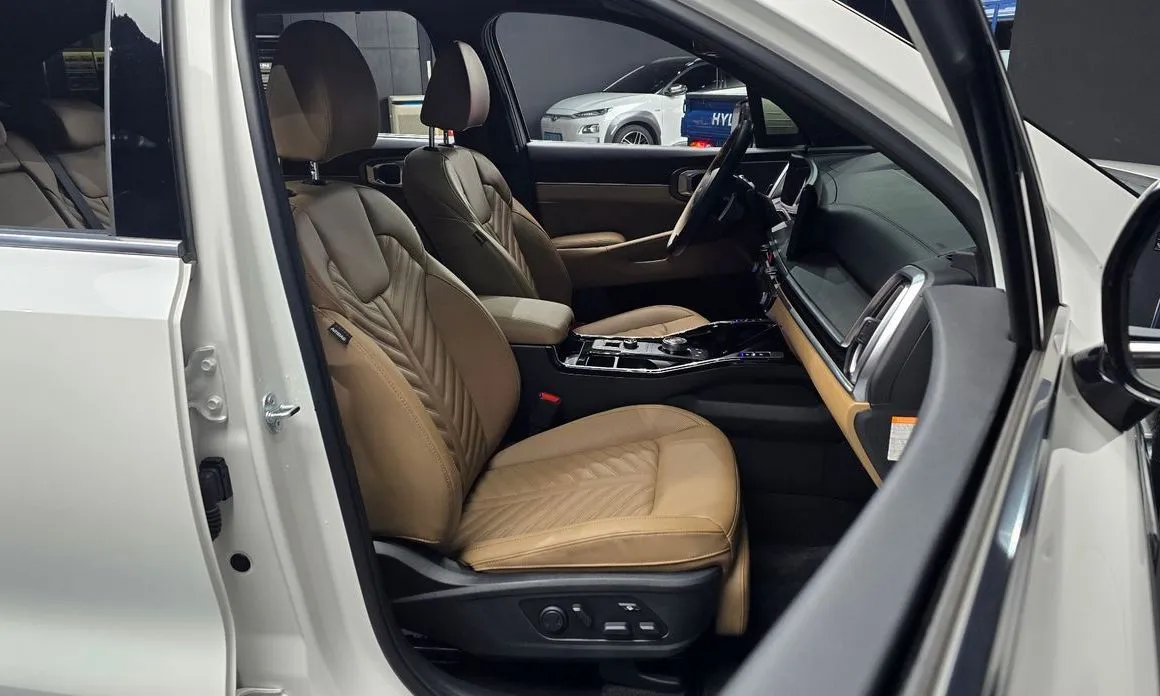 Kia Sorento — фото 7