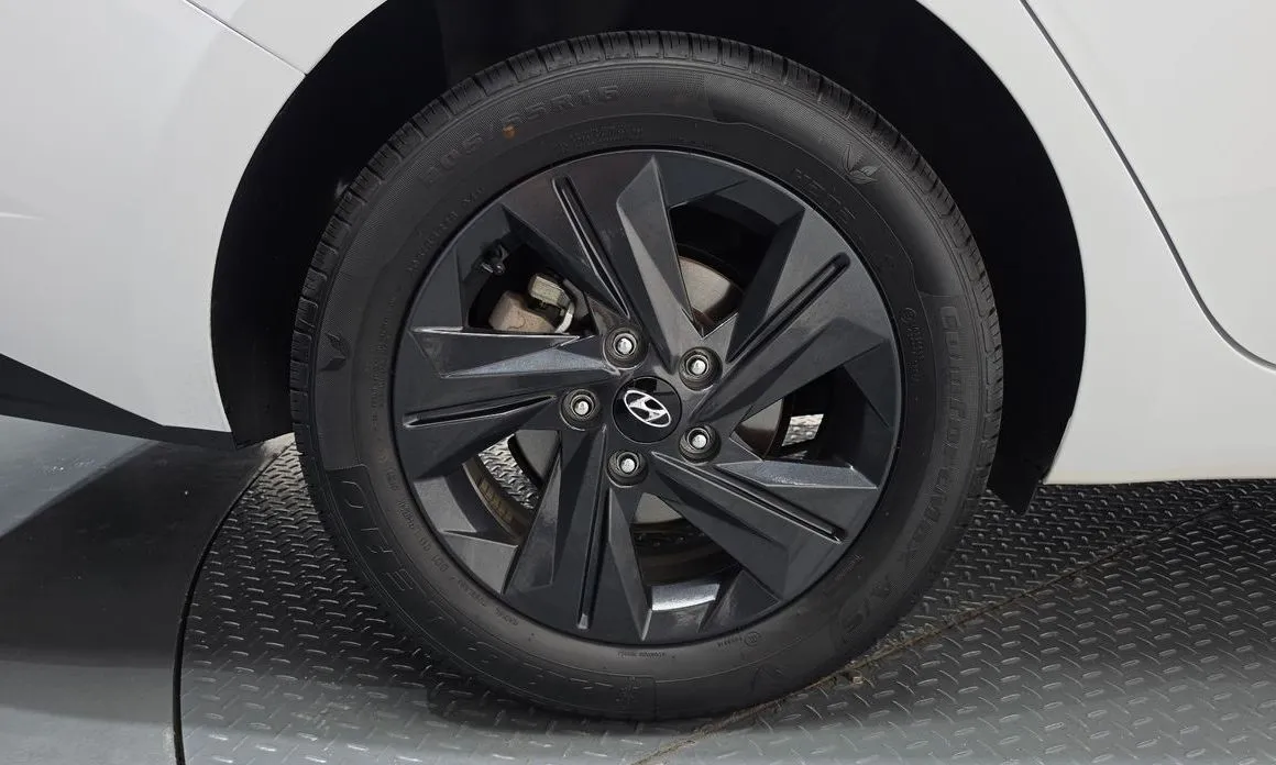 Hyundai AVANTE — фото 6