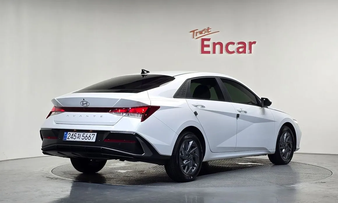 Hyundai AVANTE — фото 3