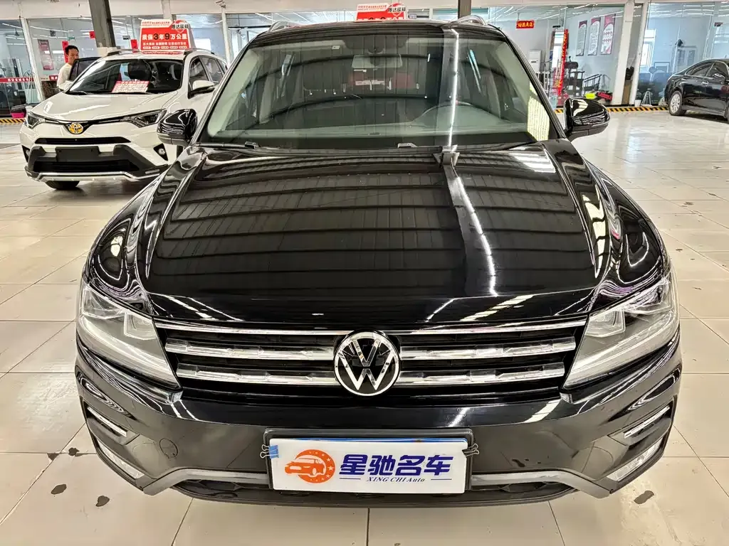 Volkswagen Tiguan L — фото 8