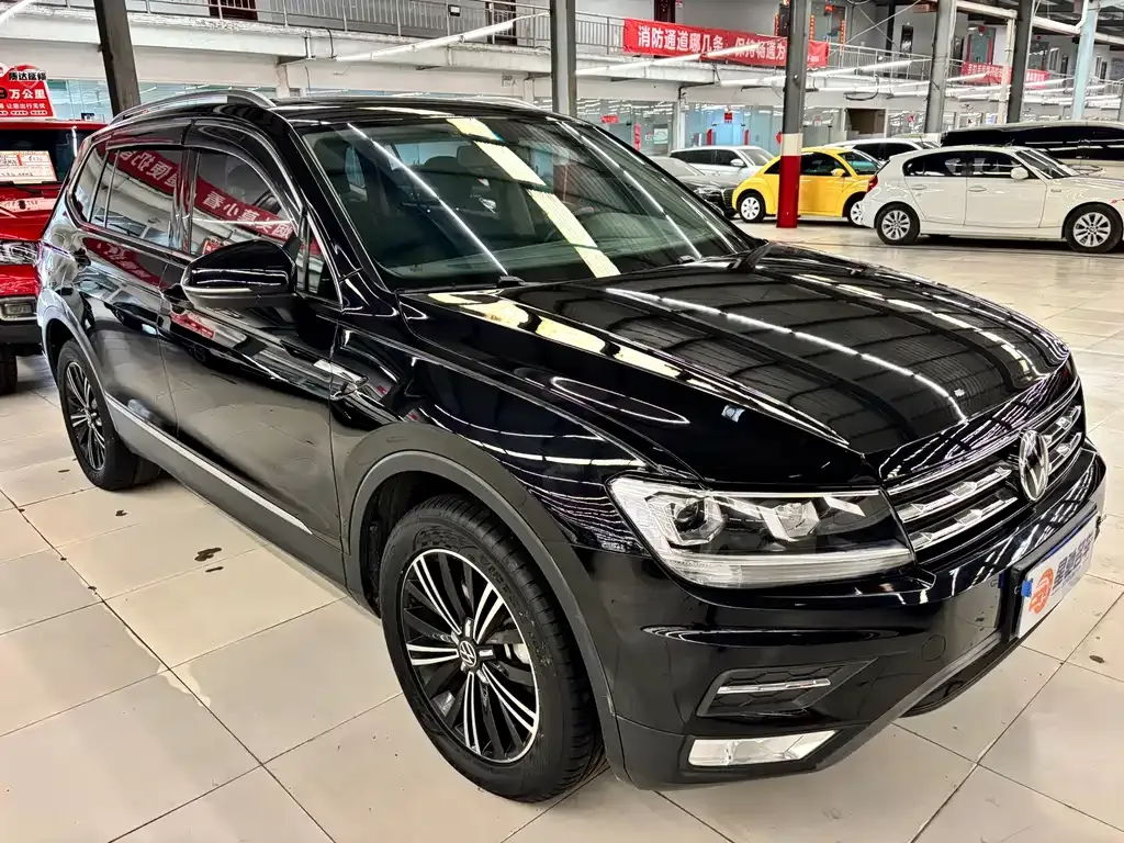 Volkswagen Tiguan L — фото 7