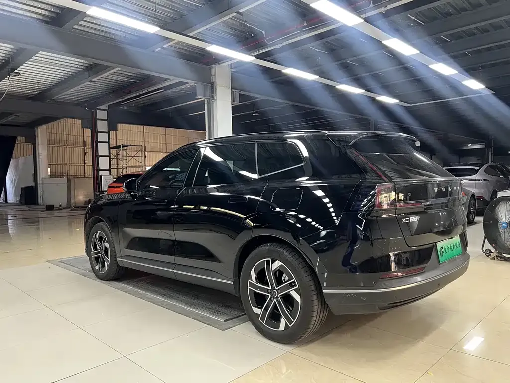 Volvo XC70 Plug-in Hybrid — фото 6