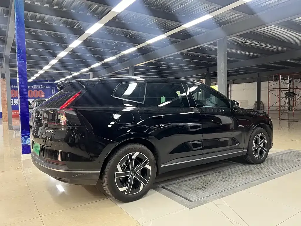 Volvo XC70 Plug-in Hybrid — фото 4