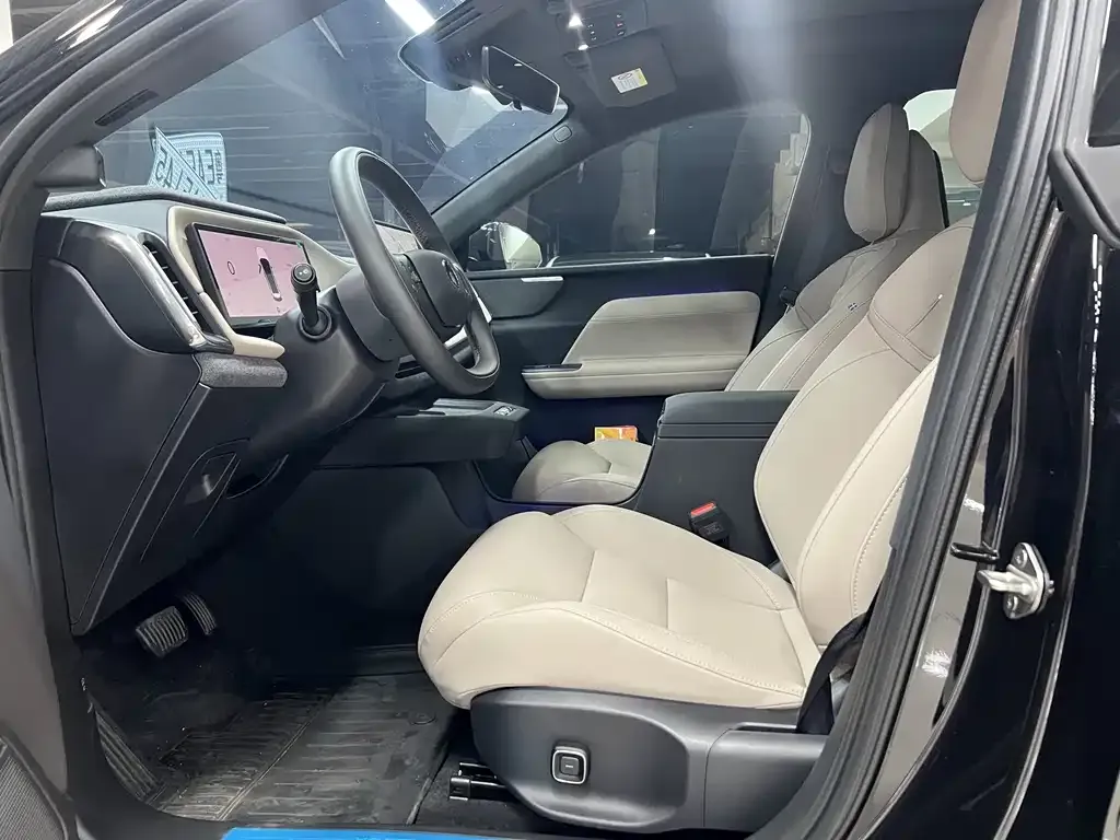 Volvo XC70 Plug-in Hybrid — фото 8