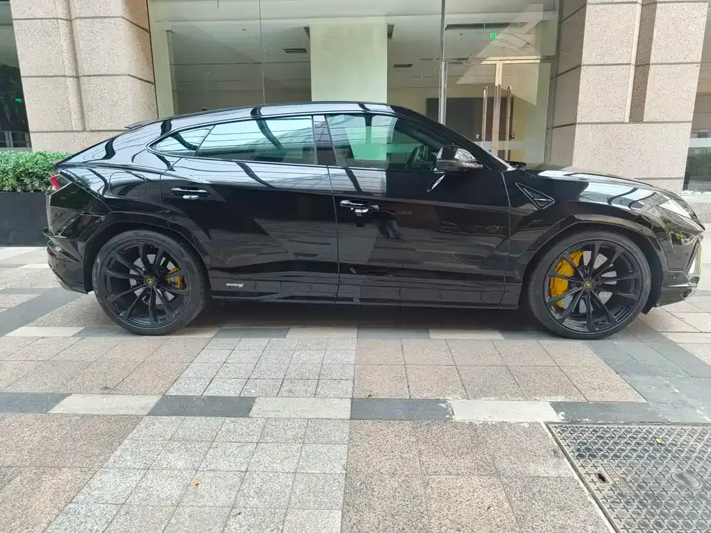 Lamborghini Urus — фото 7