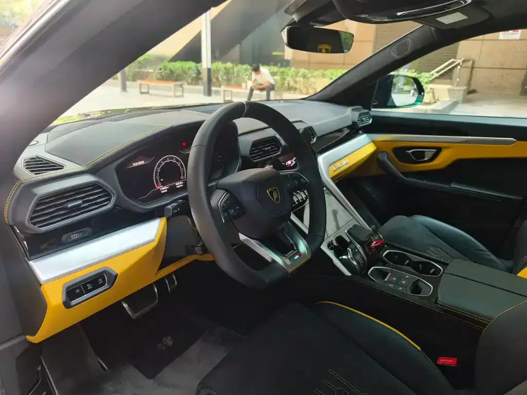 Lamborghini Urus — фото 8