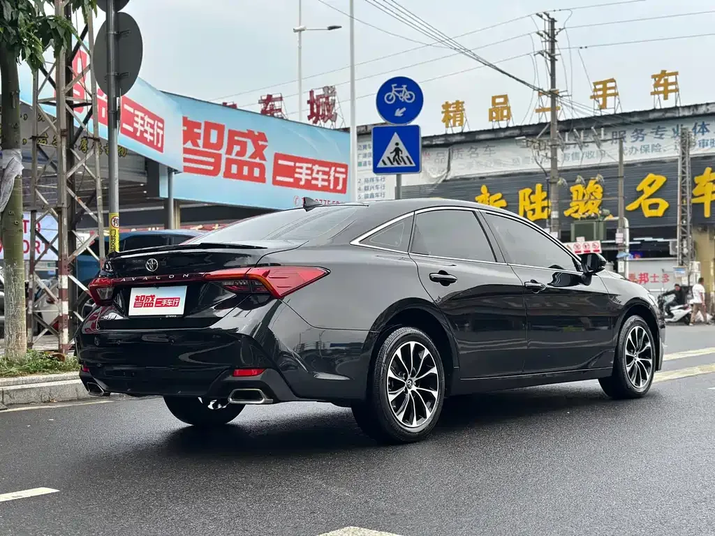 Toyota Avalon — фото 10