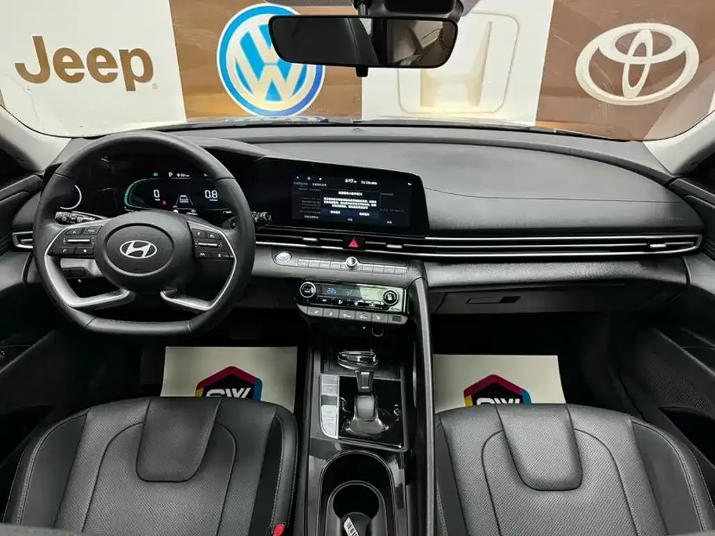 Hyundai Elantra — фото 9
