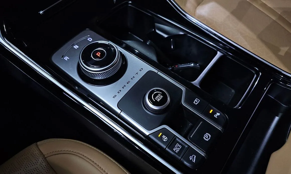 Kia Sorento — фото 7