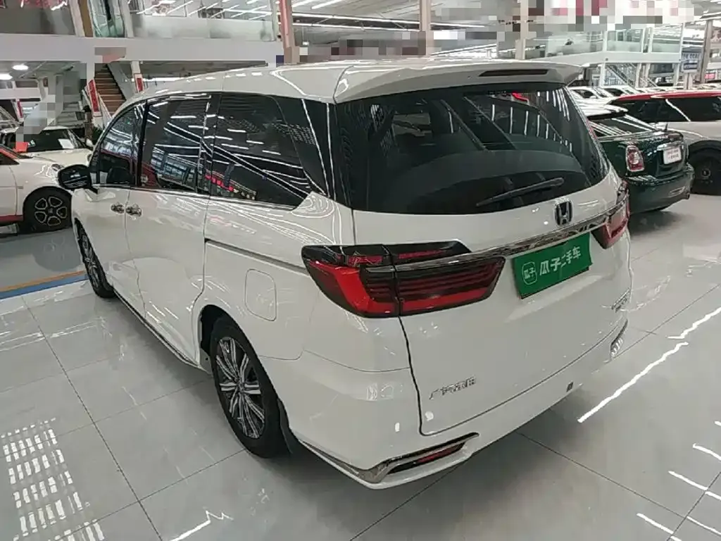 Honda Odyssey — фото 10