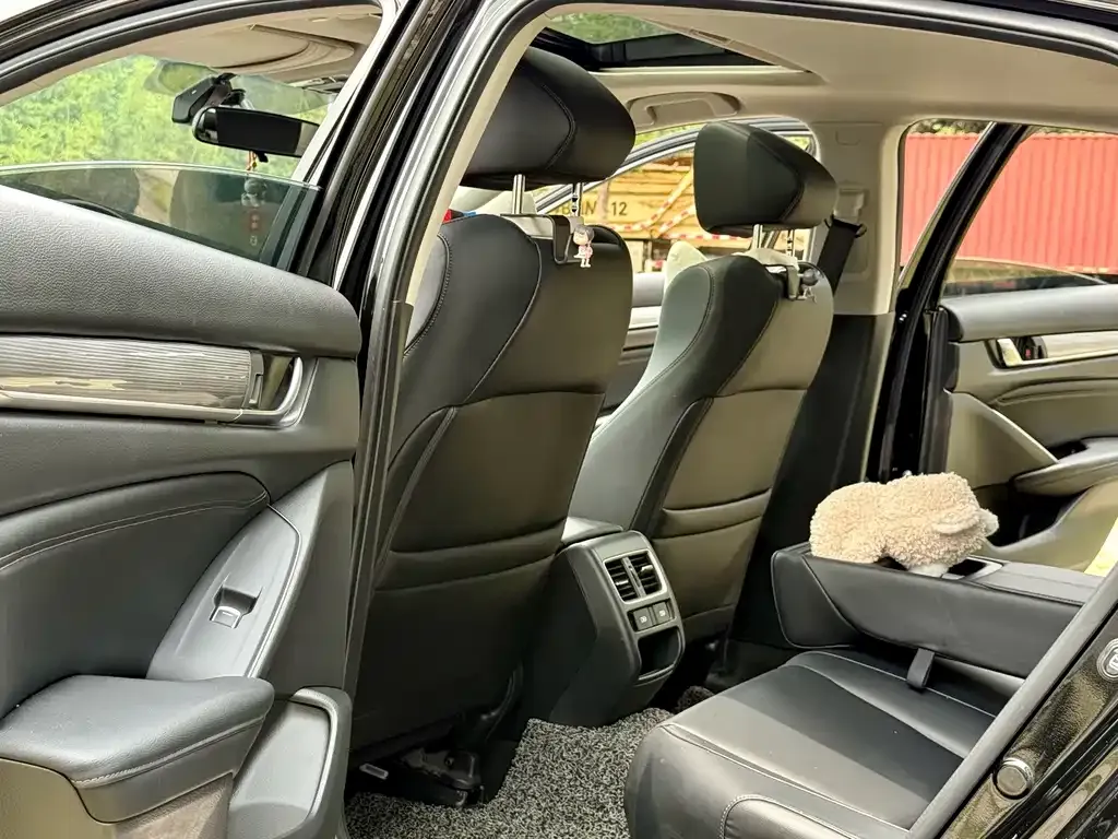 Honda Accord — фото 2