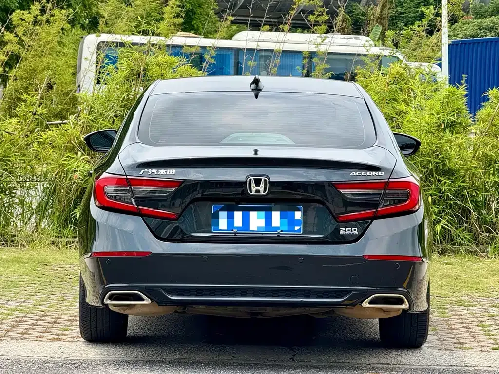 Honda Accord — фото 10