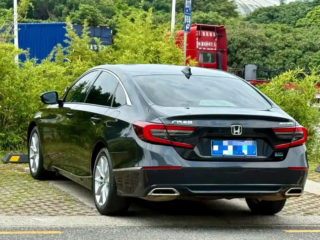 Honda Accord — фото 9