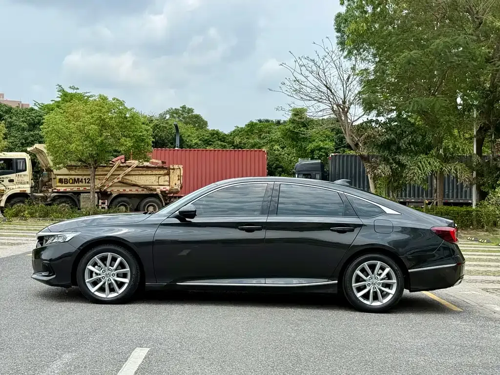Honda Accord — фото 3