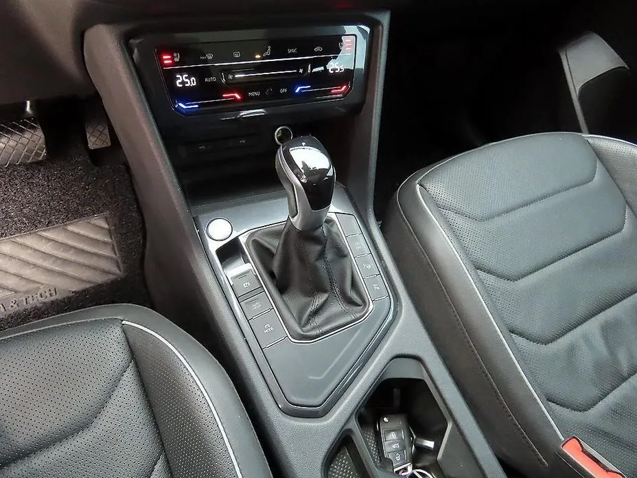 Volkswagen Tiguan — фото 8