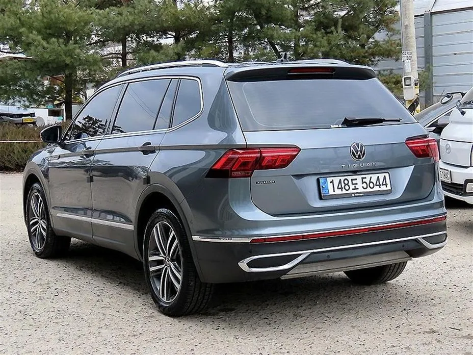 Volkswagen Tiguan — фото 9