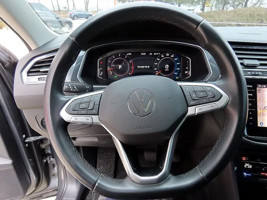 Volkswagen Tiguan — фото 10