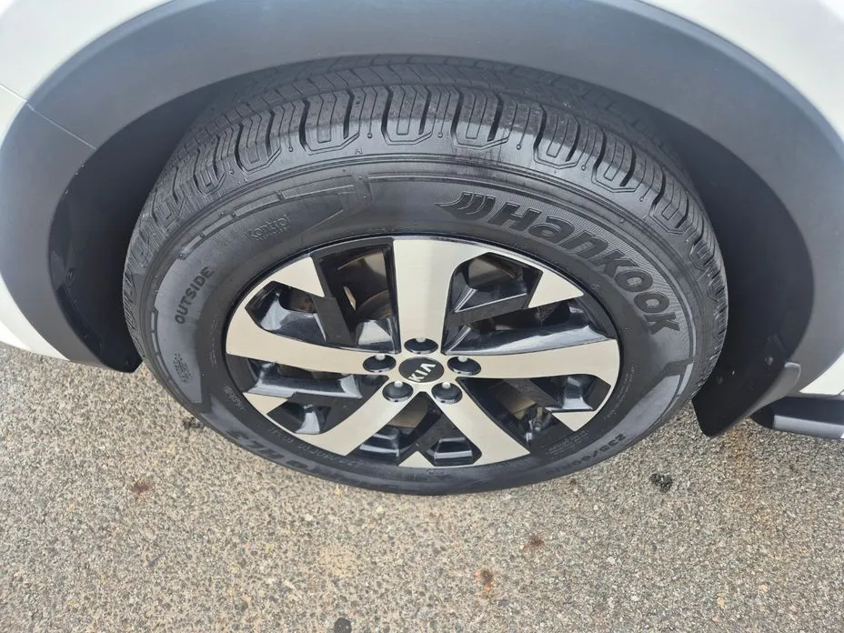 Kia Sorento — фото 8