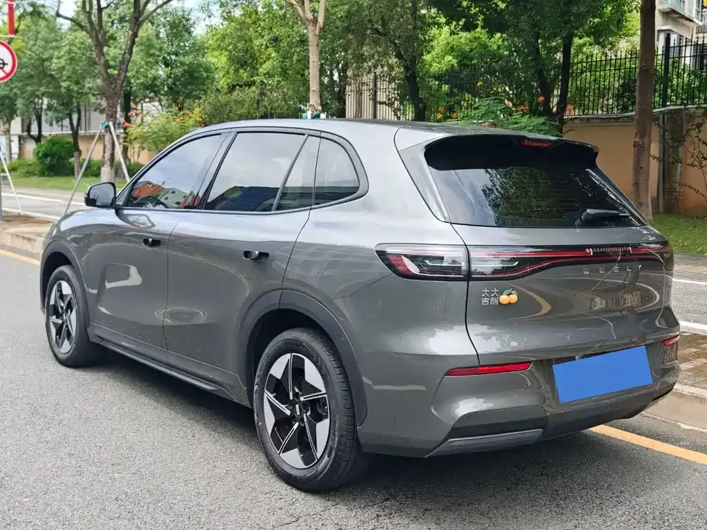 Geely Galaxy E5 — фото 10