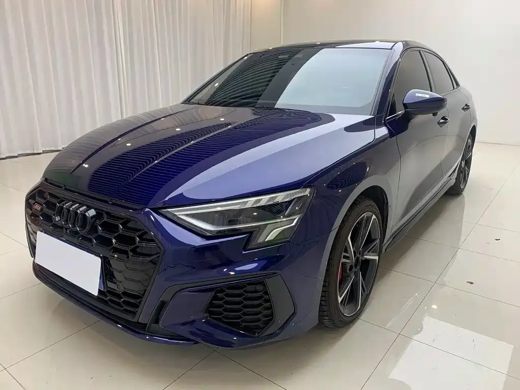 Audi A3 — фото 1