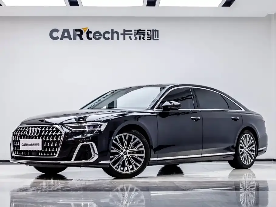 Audi A8 — фото 1