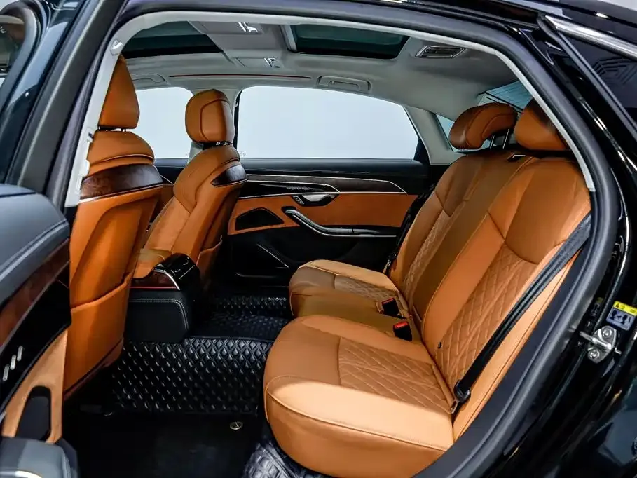 Audi A8 — фото 6