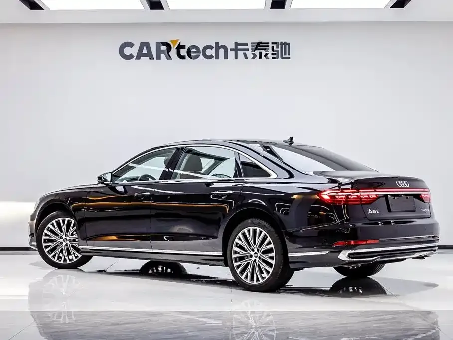 Audi A8 — фото 3
