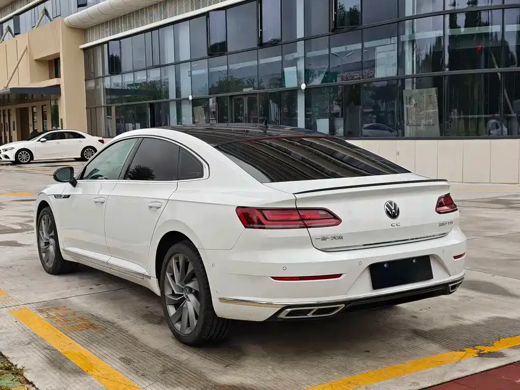 Volkswagen CC — фото 6