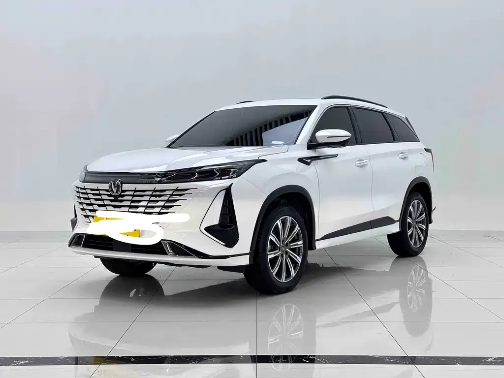Changan CS75PLUS — фото 1