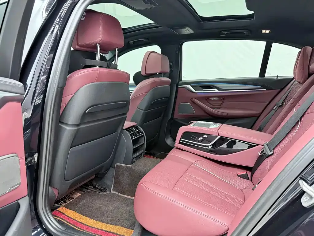 BMW 5 Series New Energy — фото 4