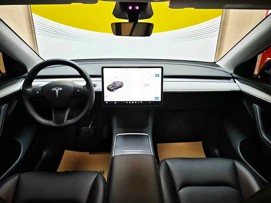 Tesla Model Y — фото 4