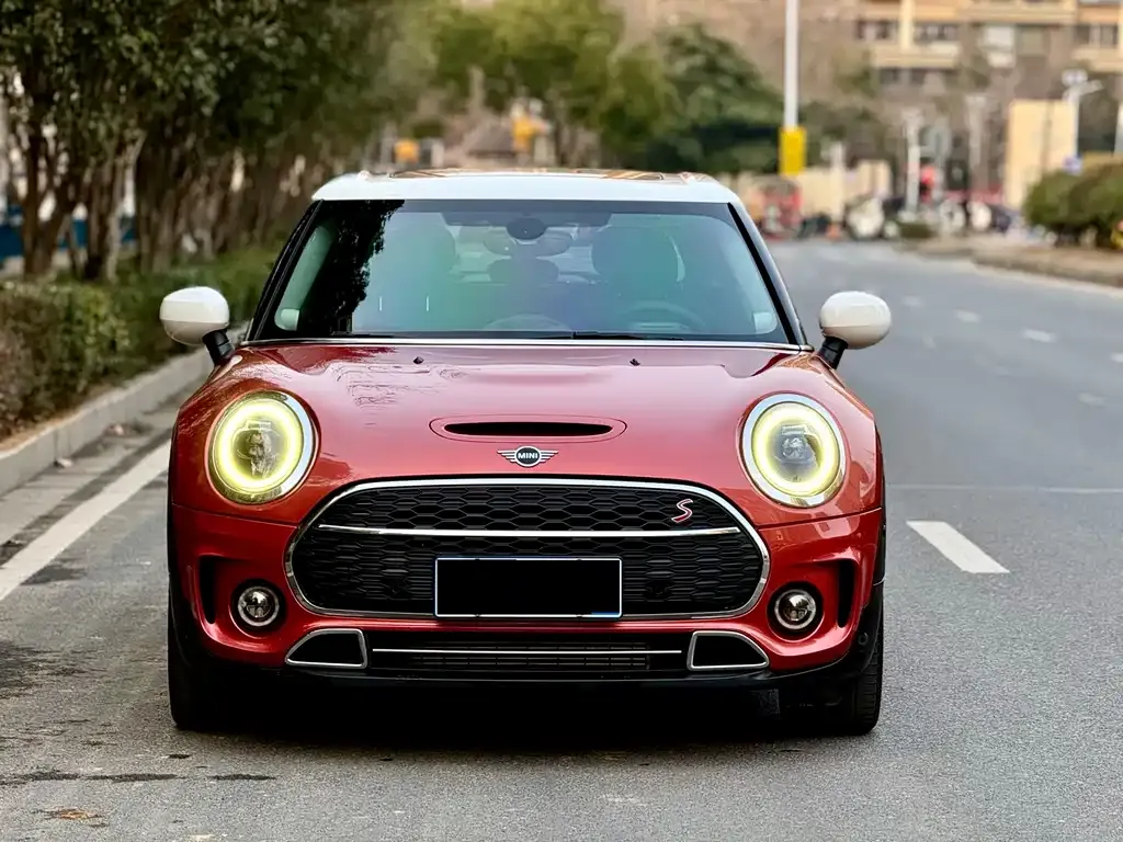 MINI Clubman — фото 1