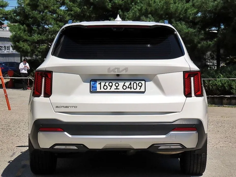 Kia Sorento — фото 6